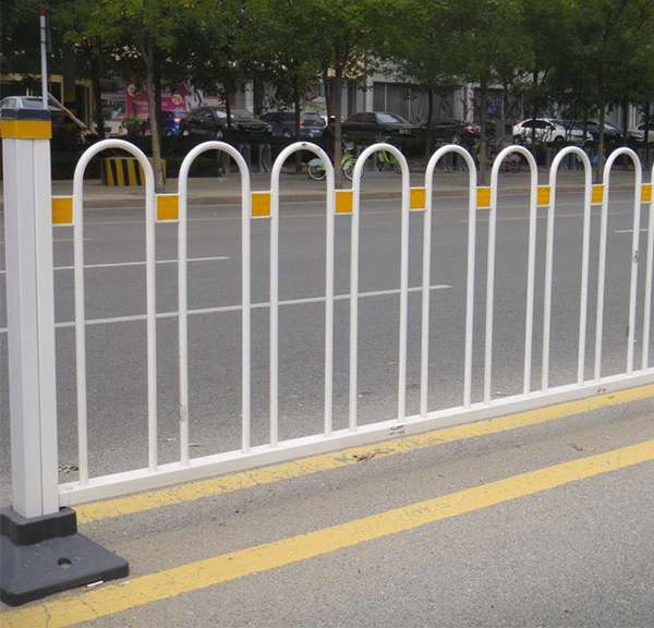 道路围栏喷塑